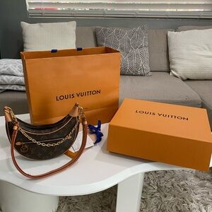 Louis Vuitton Elegant Brown Monogram Shoulder Bag